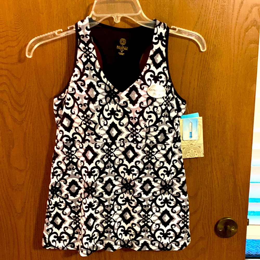 Black/white/grey work out top
